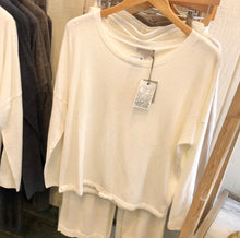 Load image into Gallery viewer, Barefoot Dreams CozyChic Ultra Lite Slouchy Pullover, Pearl