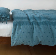 Load image into Gallery viewer, IN STOCK Bella Notte Linens Ines Duvet Cover (White, Queen)