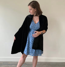 Load image into Gallery viewer, Silk Velvet Shawl (4 Colors)