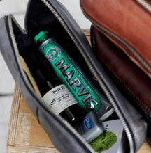 Load image into Gallery viewer, Dale Leather Travel Kit (2 Colors)