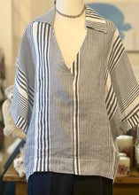 Load image into Gallery viewer, Linen Stripe 3/4 Sleeve Top
