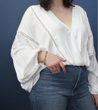 Load image into Gallery viewer, Emilie Shapiro Guardian Path Aquamarine Bracelet