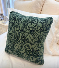 Load image into Gallery viewer, Bella Notte Linens Georgia Throw Pillow, Jade