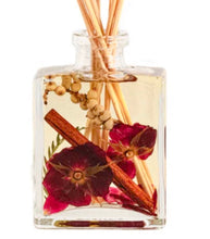 Load image into Gallery viewer, Spicy Apple Diffuser, 4 oz