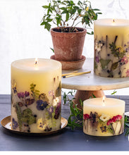 Load image into Gallery viewer, Black Currant &amp; Bay Botanical Candle,  6.5&quot;
