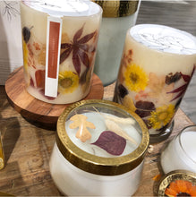 Load image into Gallery viewer, Harvest Pumpkin Botanical Candle, 5.5"