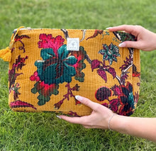 Load image into Gallery viewer, Velvet Pouch Makeup Bag/Travel Organizer (5 Patterns)