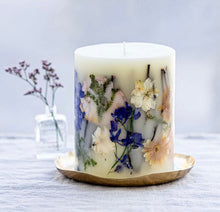 Load image into Gallery viewer, Vanilla Rain Botanical Candle, 5.5”