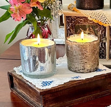 Load image into Gallery viewer, Himalayan Artisan Glass Tumbler Candle (Ginger Patchouli, Red Currant)