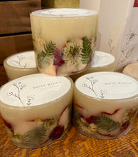 Load image into Gallery viewer, Spicy Apple Petite Botanical Candle