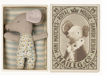 Load image into Gallery viewer, Maileg Sleepy/Wakey Baby Mouse (Rose, Blue)