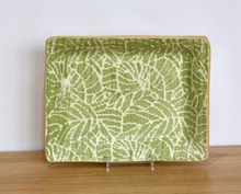 Load image into Gallery viewer, Terrafirma Ceramics Party Platter, Medium (Pine, Bordeaux,Citrus)