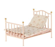 Load image into Gallery viewer, Maileg Vintage Mouse Bed, Rose