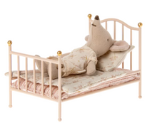 Load image into Gallery viewer, Maileg Vintage Mouse Bed, Rose