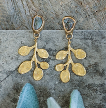 Load image into Gallery viewer, Emilie Shapiro Eucalyptus Earrings