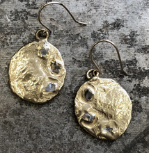 Load image into Gallery viewer, Emilie Shapiro Crescent Earrings