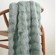 Load image into Gallery viewer, Fab Faux Fur Throw (4 Colors)