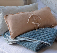 Load image into Gallery viewer, Bella Notte Linens Silk Velvet Quilted Throw Blanket
