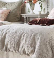 Load image into Gallery viewer, IN STOCK Bella Notte Linens Ines Duvet Cover (White, Queen)