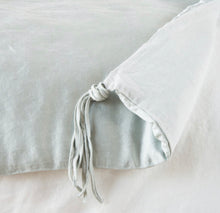 Load image into Gallery viewer, IN STOCK Bella Notte Linens Taline Bed End Blanket, Cloud