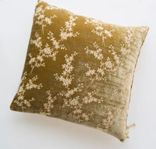 Load image into Gallery viewer, IN STOCK Bella Notte Linens Lynette Euro Sham, 27x27
