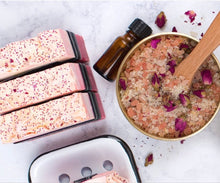 Load image into Gallery viewer, Finchberry Cranberry Chutney Soap