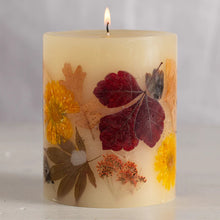 Load image into Gallery viewer, Harvest Pumpkin Botanical Candle, 5.5&quot;
