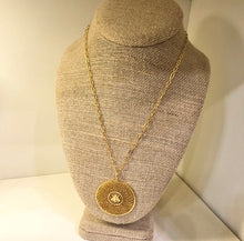 Load image into Gallery viewer, De La Grande Bee Necklace
