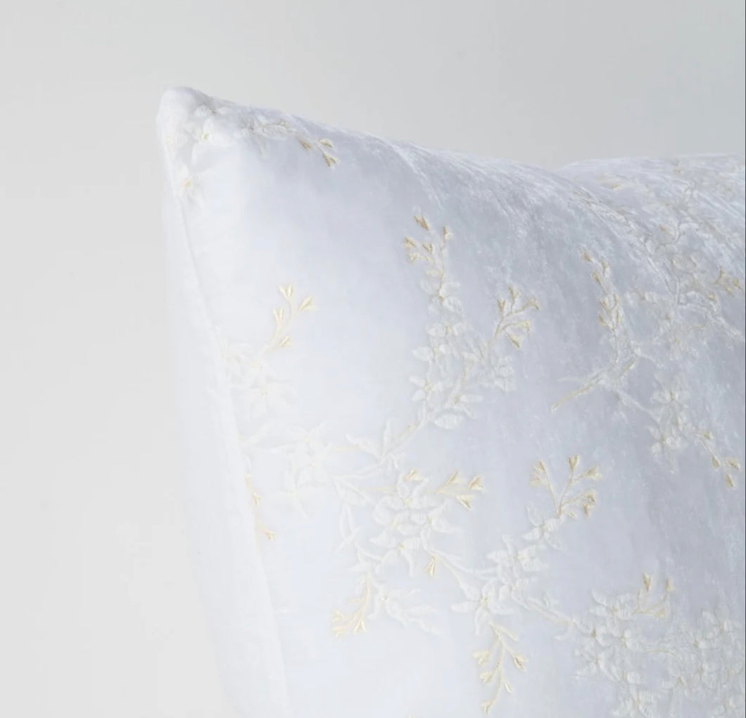 IN STOCK Bella Notte Linens Lynette 15x24 Throw Pillow, White