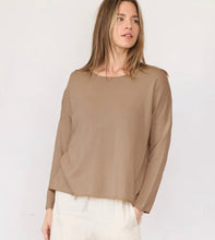 Load image into Gallery viewer, Boxy Sweater, Camel
