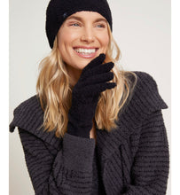 Load image into Gallery viewer, Barefoot Dreams CozyChic 4-Piece Winter Set, Black

