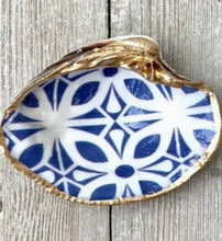 Load image into Gallery viewer, "Something Blue" Decoupage Seashells (3 Styles)
