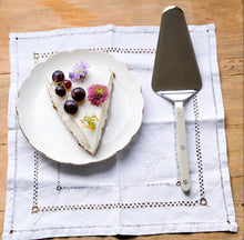 Load image into Gallery viewer, Sabre Paris Bistro Tart Server
