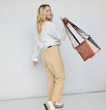 Load image into Gallery viewer, Pippa Crossbody Bag (2 Colors)
