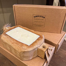 Load image into Gallery viewer, Himalayan Driftwood Candle Tray (Ginger Patchouli, Grapefruit Pine)
