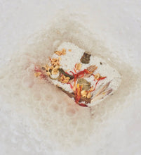 Load image into Gallery viewer, Even Keel Expidition Bath Fizzy Gift Set
