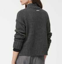 Load image into Gallery viewer, Curty Pullover Sweater

