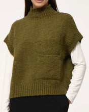 Load image into Gallery viewer, Codyn Short Sleeve Pullover Sweater
