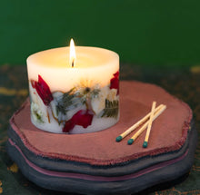 Load image into Gallery viewer, Spicy Apple Petite Botanical Candle
