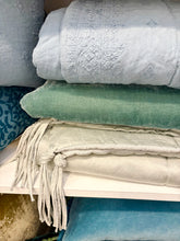Load image into Gallery viewer, IN STOCK Bella Notte Linens Taline Bed End Blanket, Cloud
