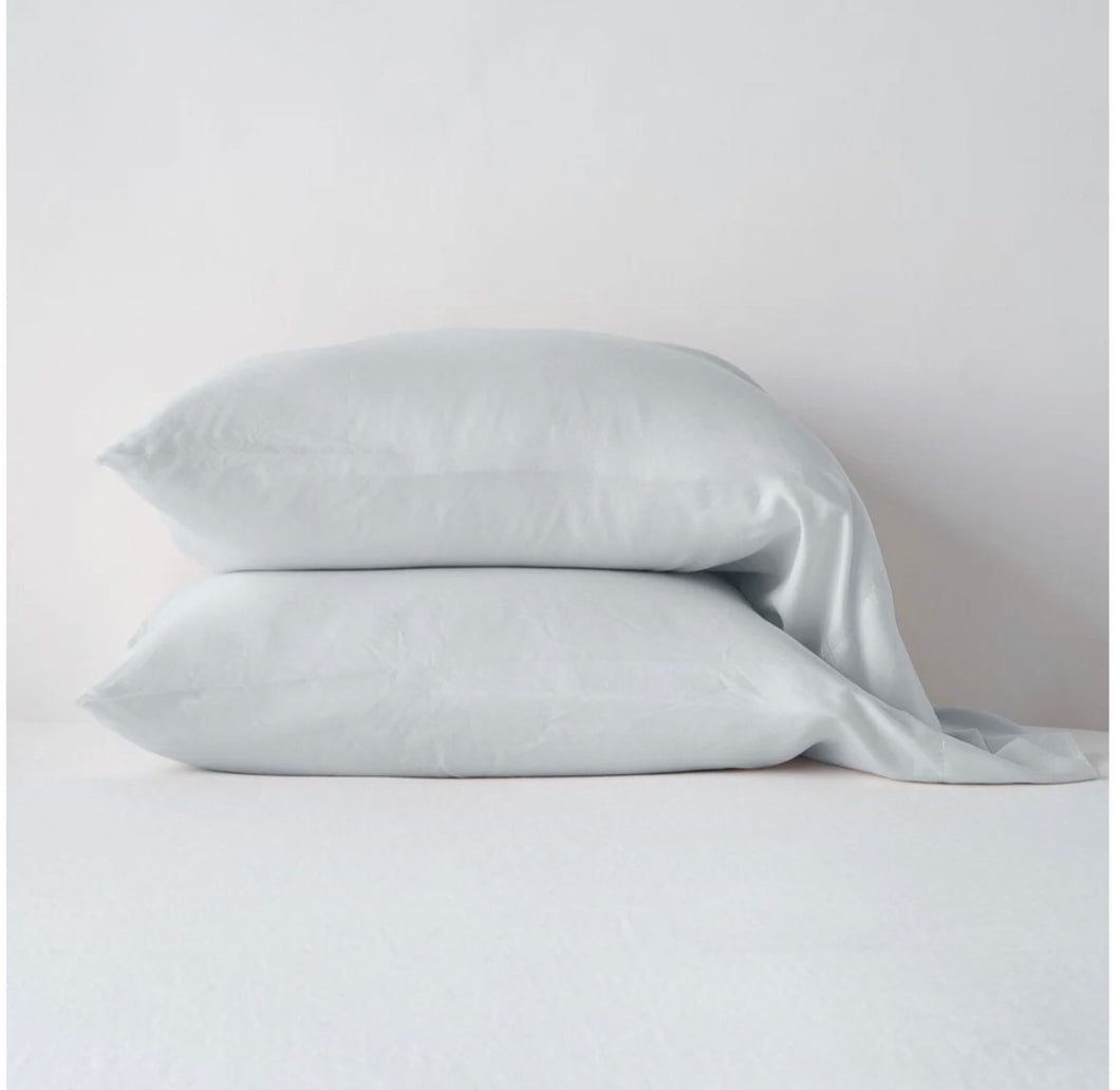 IN STOCK Bella Notte Linens Madera Luxe Pillowcase (Cloud, King)