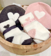 Load image into Gallery viewer, Barefoot Dreams CozyChic Baby Heart Socks, 2 pack (Pink or Carbon)
