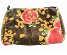 Load image into Gallery viewer, Rome Velvet Pouch (6 Styles)

