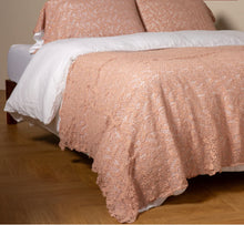 Load image into Gallery viewer, Bella Notte Linens Allora Bed Scarf
