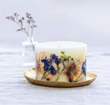 Load image into Gallery viewer, Vanilla Rain Petite Oval Botanical Candle
