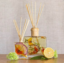 Load image into Gallery viewer, Sugared Citrus Reed Diffuser, 4 oz
