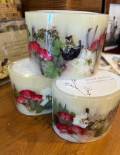 Load image into Gallery viewer, Black Currant &amp; Bay Petite Botanical Candle
