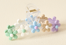 Load image into Gallery viewer, Daisy Hair Clip (2 Colors)
