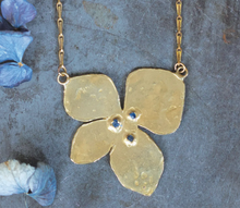 Load image into Gallery viewer, Emilie Shapiro Big Bloom Solo Pendant Necklace
