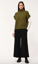 Load image into Gallery viewer, Codyn Short Sleeve Pullover Sweater
